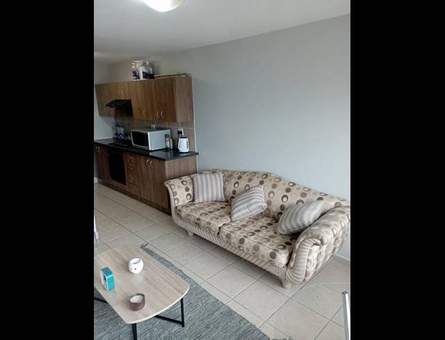 2 BEDROOM APARTMENT FOR SALE IN KINGSWOOD